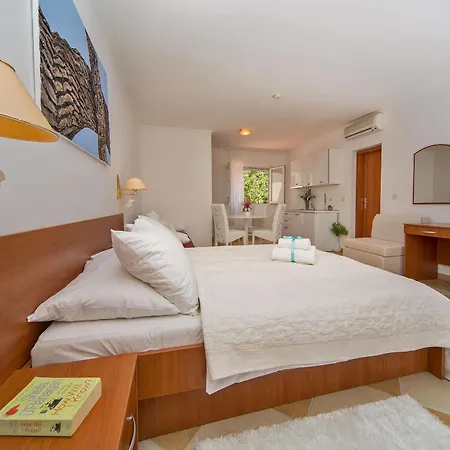 Hotell Vilina 4*
